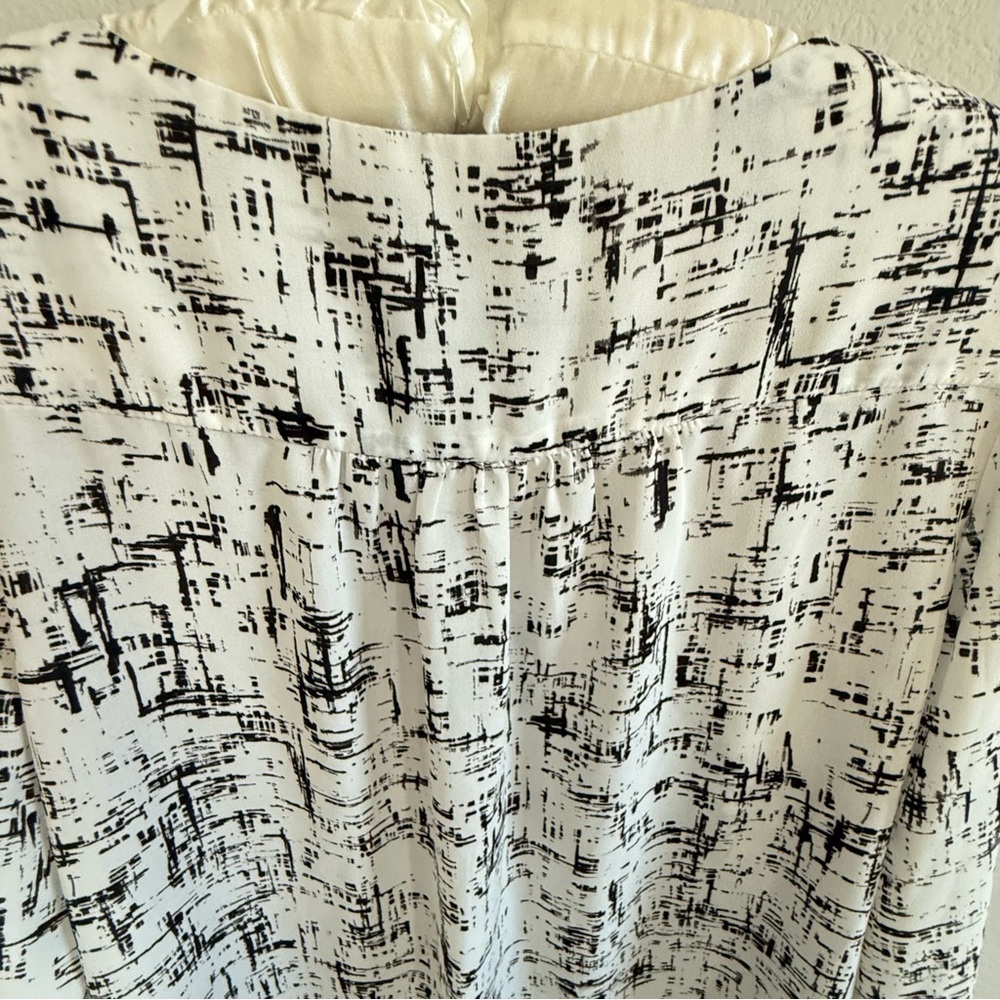 Mercer & Madison Monochrome Patterned Blouse Small - Picture 10 of 14